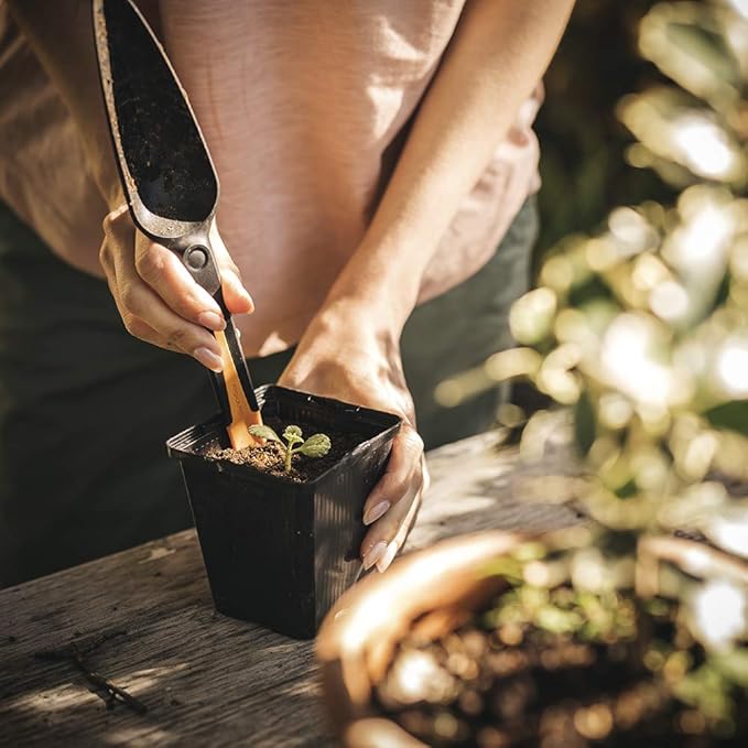 Fiskars 340110-1001 Seed Planting Trowel, Black