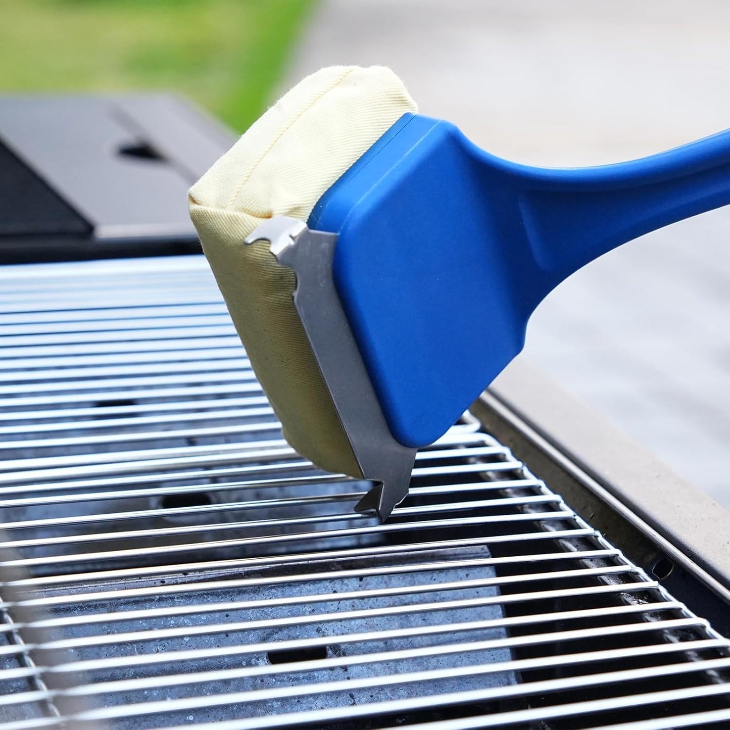 Blue Grill Brush Bristle Free, Replaceable BBQ Cleaning Head Accessories Cleaner, Yellow Wavy Pad Perfect for Stainless Steel, Porcelain, Cast Iron Grates Round Rectangle Grates