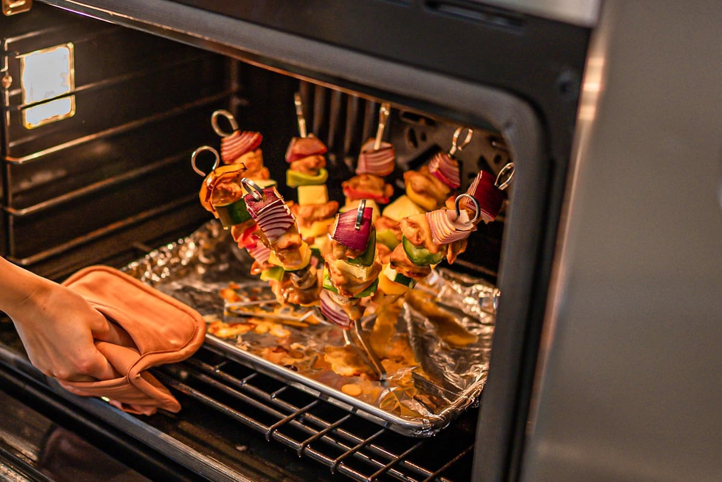 O-Yaki Flat Metal Kabob Skewer for Grilling – Set of 8 BBQ Skewers Stainless Steel with Storage Bag, Dishwasher Safe Skewers with Hook Handle & Sharp Tip for Outdoor BBQ, Cookouts & Oven Use – 8 Inch