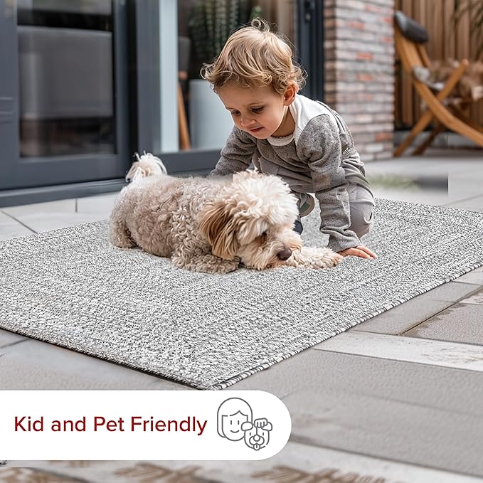 nuLOOM 4' Round Solid Hand Braided Indoor/Outdoor Area Rug, Pet-Friendly, High Traffic, Weather Resistant, for Patio, Balcony, Bedroom, Living, Dining Room, Wynn Salt and Pepper