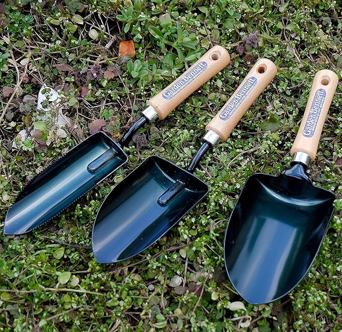 Garden Helper Large Garden Trowel Hand Tool, Hand Shovel for Planting and Transplanting, Heavy Duty Japanese Steel Blade, Wood Handle, Made in Japan