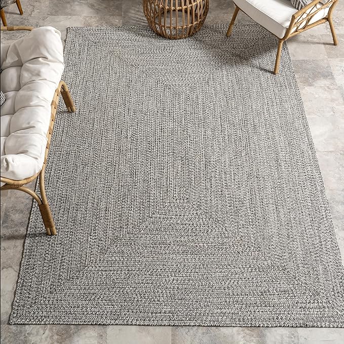 nuLOOM 5' Round Solid Hand Braided Indoor/Outdoor Area Rug, Pet-Friendly, High Traffic, Weather Resistant, for Patio, Balcony, Bedroom, Living, Dining Room, Wynn Salt and Pepper